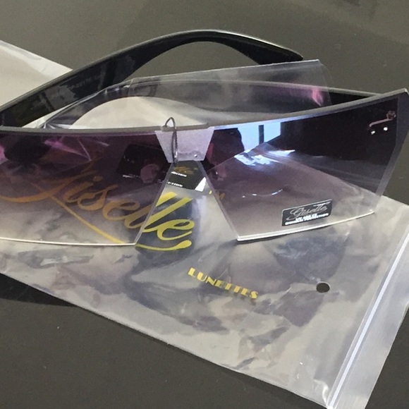 Giselle Oversized Trendy Sunglasses - Picture 3 of 4